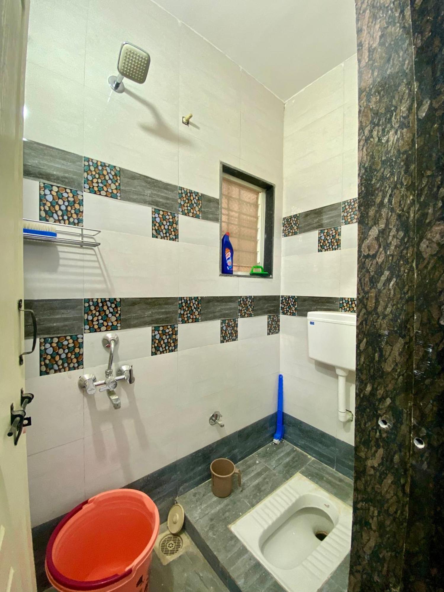 Apartment 2 Bhk Ac *